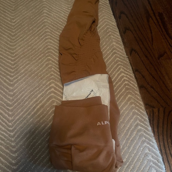 New, AMPLIFY CONTOUR LEGGING - Picture 9 of 9